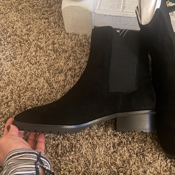 Ann Taylor Suede Flat Chelsea Booties - Picture 9 of 9